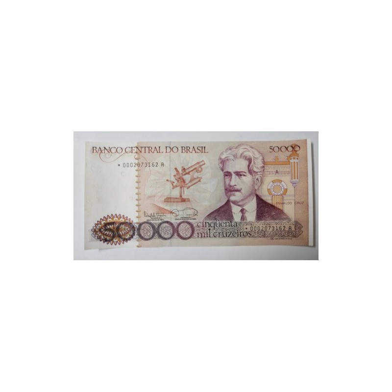 Raridade para colecionadores: cédula de 50.000 Cruzeiros com Osvaldo Cruz, série de REPOSIÇÃO (asterisco no número de série). Em