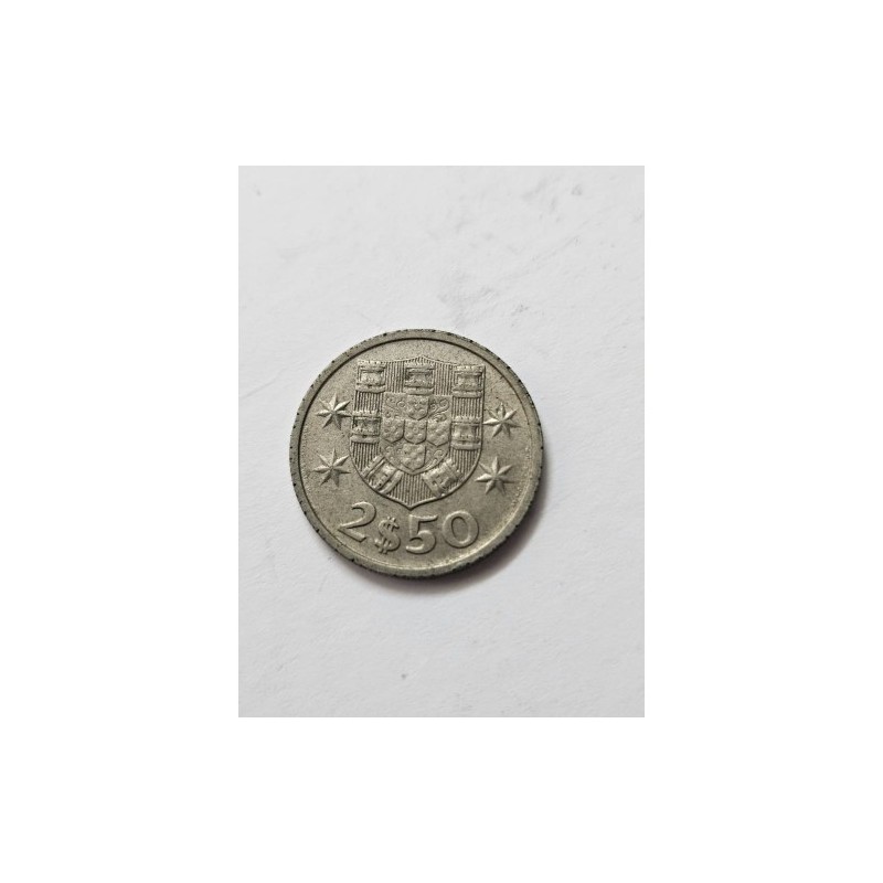 Oportunidade para colecionadores de numismática portuguesa! Adquira a autêntica moeda de 2$50 Escudos de 1985, com a bela repres
