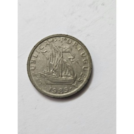 Oportunidade para colecionadores de numismática portuguesa! Adquira a autêntica moeda de 2$50 Escudos de 1985, com a bela repres