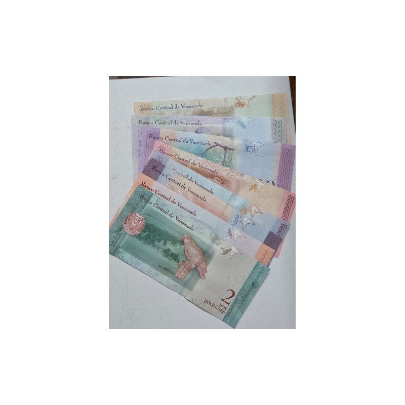 Lote 8 cédulas Venezuela 2018 de 2 a 500 bolivares FE