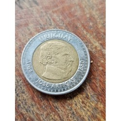 Moeda do Uruguai 10 pesos José Artigas bimetalica 2000