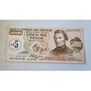 Cédula do Uruguai 5 nuevos pesos sobre 5000 pesos Soberba P57